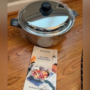 Cutco Dutch oven with lid 6.3 QT